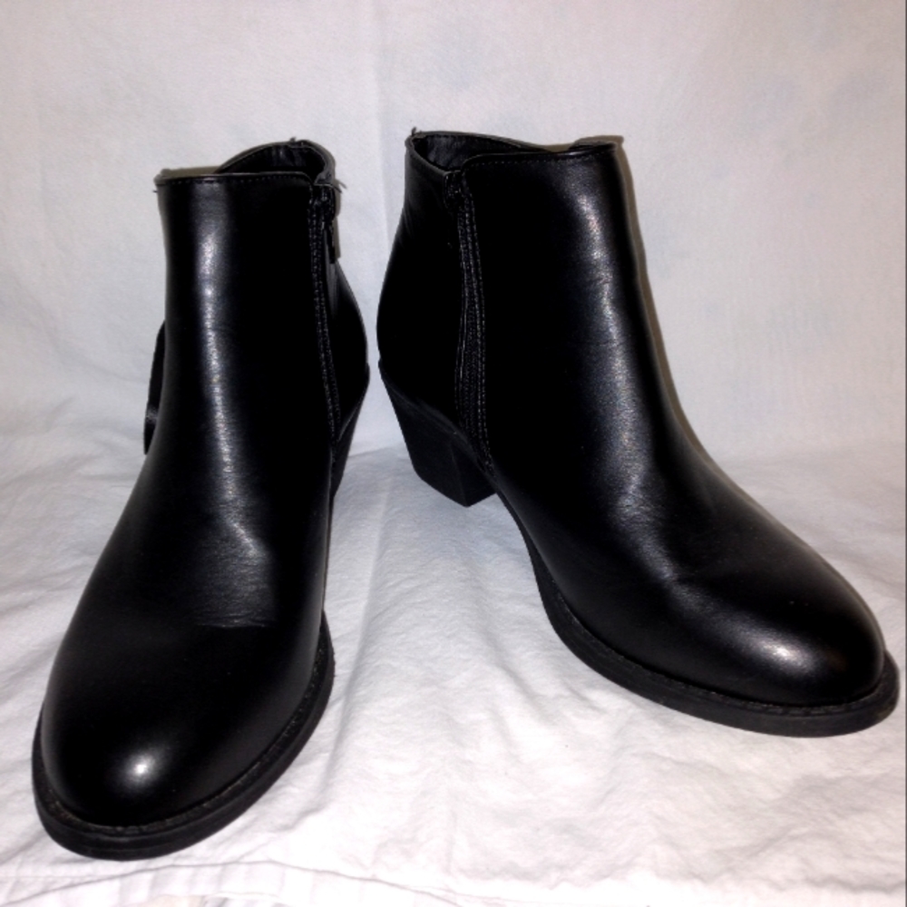 Walmart Brand, Size 7, All Black